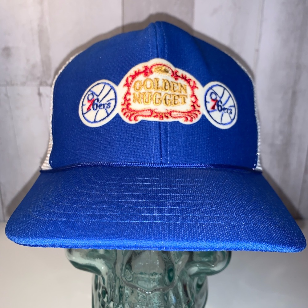 90’s PHILADELPHIA 76ERS GOLDEN NUGGET SNAPBACK HAT